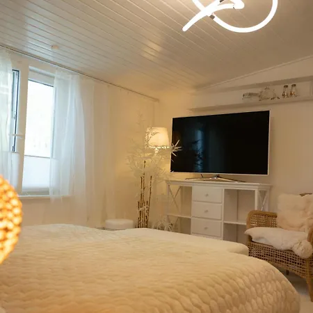 Weiss 2 Apartment Schillig